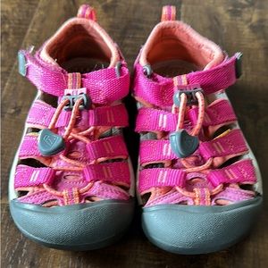 KEEN Newport H2 Sandal - Little Girls Size 9